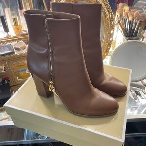 Michael kors brown leather boots
